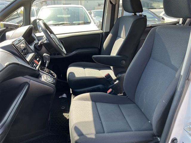 TOYOTA VOXY 4WD 2018 Image 31