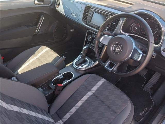 VOLKSWAGEN THE BEETL 2019 Image 31