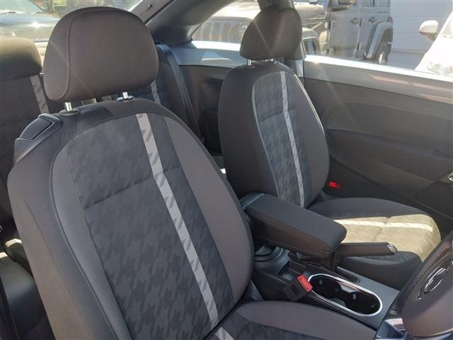 VOLKSWAGEN THE BEETL 2019 Image 31