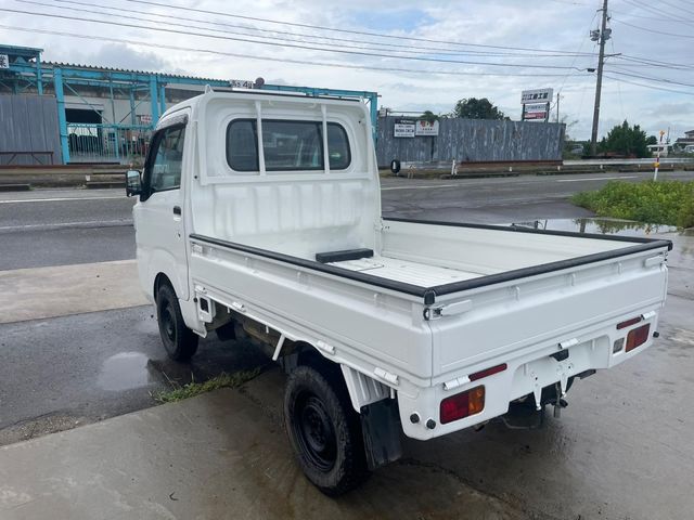 DAIHATSU HIJET TRUCK 4WD 2015 Image 31