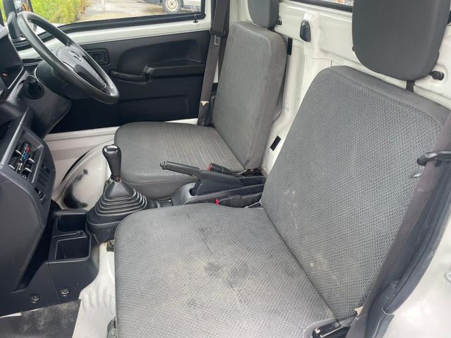 DAIHATSU HIJET TRUCK 4WD 2015 Image 31