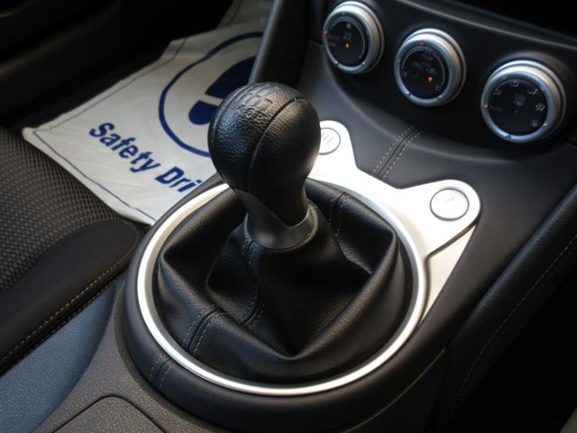 NISSAN FAIRLADY Z 2015 Image 31