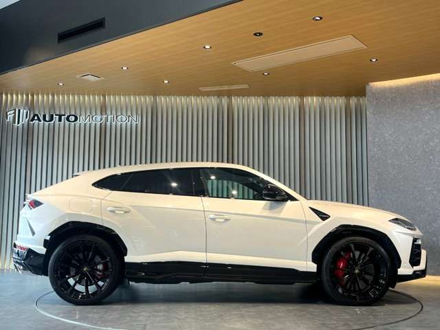 LAMBORGHINI URUS 2022 Image 31