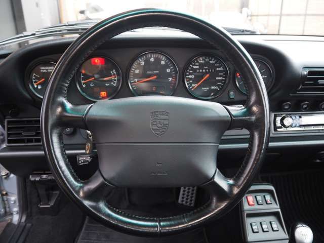PORSCHE 911 1995 Image 31