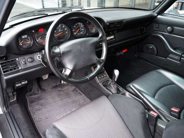 PORSCHE 911 1995 Image 31