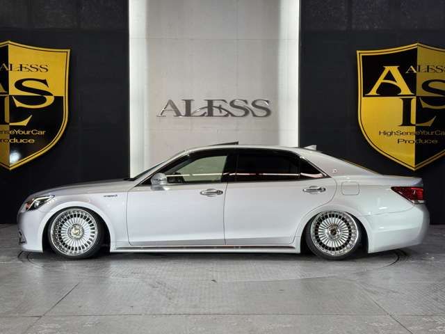 TOYOTA CROWN MAJESTA HYBRID 2017 Image 31