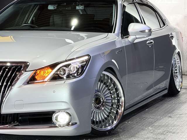 TOYOTA CROWN MAJESTA HYBRID 2017 Image 31