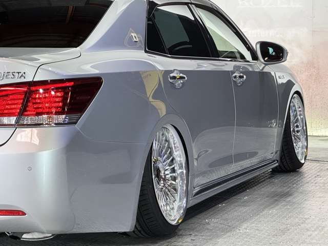 TOYOTA CROWN MAJESTA HYBRID 2017 Image 31