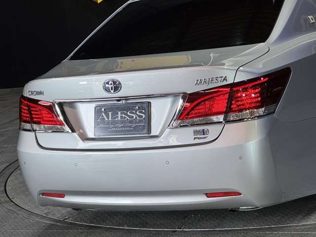 TOYOTA CROWN MAJESTA HYBRID 2017 Image 31