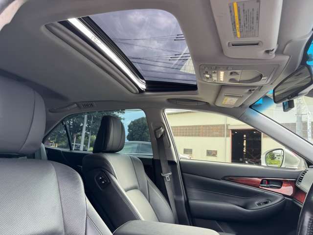 TOYOTA CROWN MAJESTA HYBRID 2017 Image 31