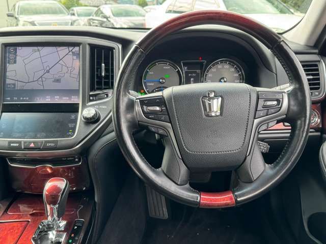 TOYOTA CROWN MAJESTA HYBRID 2017 Image 31