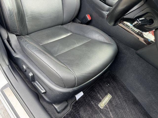 TOYOTA CROWN MAJESTA HYBRID 2017 Image 31