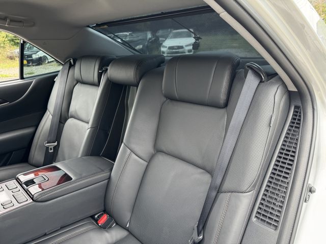 TOYOTA CROWN MAJESTA HYBRID 2017 Image 31