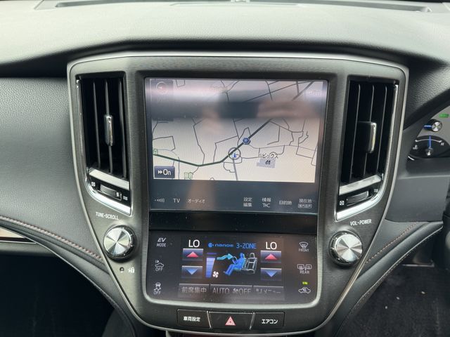 TOYOTA CROWN MAJESTA HYBRID 2017 Image 31