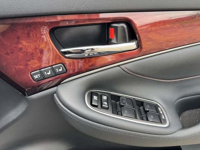 TOYOTA CROWN MAJESTA HYBRID 2017 Image 31