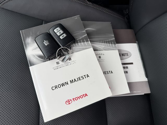 TOYOTA CROWN MAJESTA HYBRID 2017 Image 31
