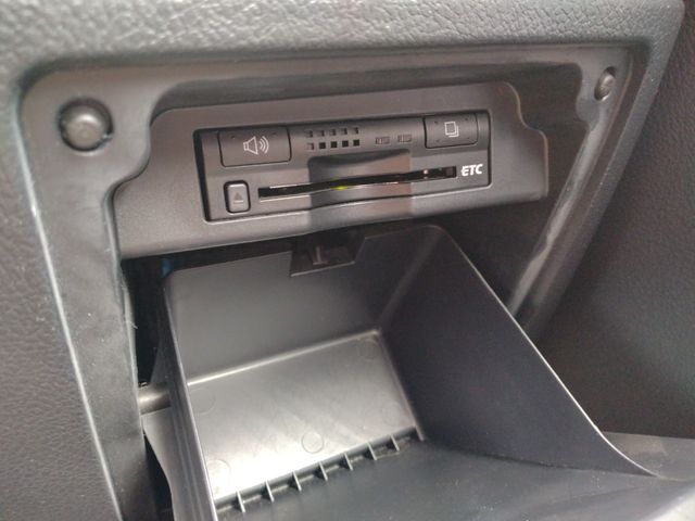 TOYOTA NOAH 2010 Image 31