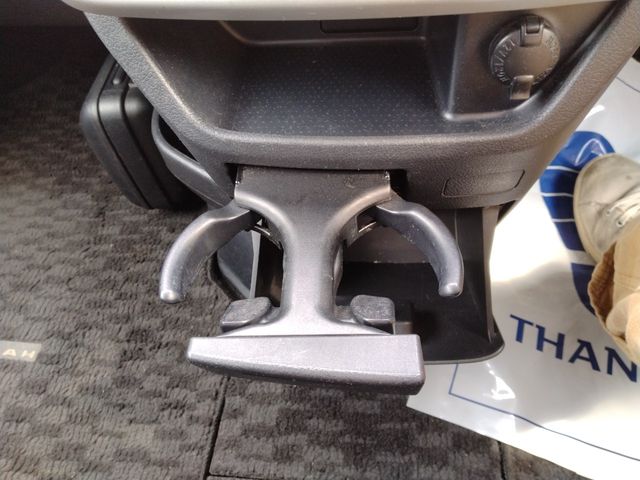 TOYOTA NOAH 2010 Image 31