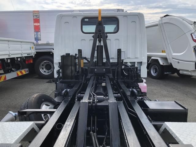 MITSUBISHI CANTER 2024 Image 31