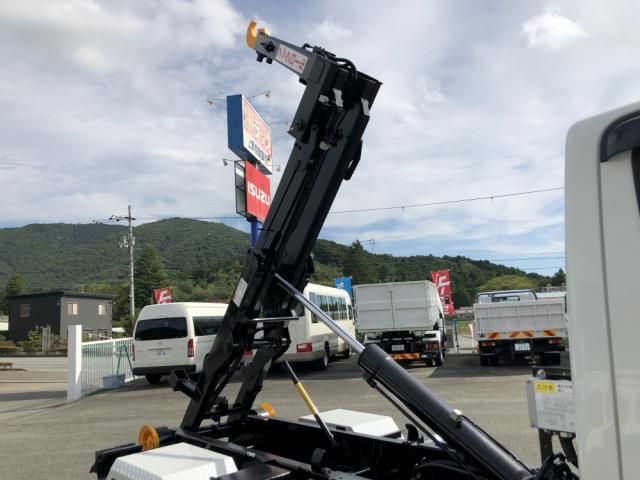 MITSUBISHI CANTER 2024 Image 31