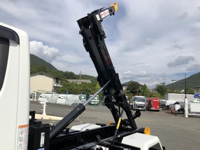 MITSUBISHI CANTER 2024 Image 31