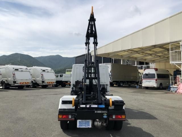 MITSUBISHI CANTER 2024 Image 31