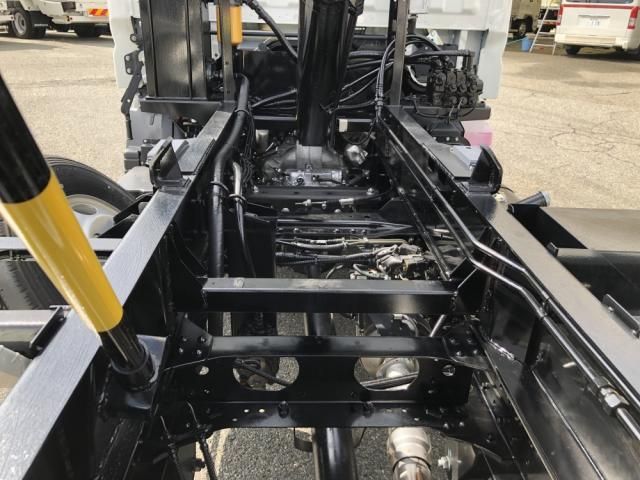 MITSUBISHI CANTER 2024 Image 31