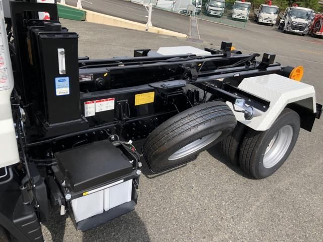 MITSUBISHI CANTER 2024 Image 31