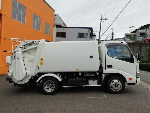 HINO DUTRO 2016 Image 31
