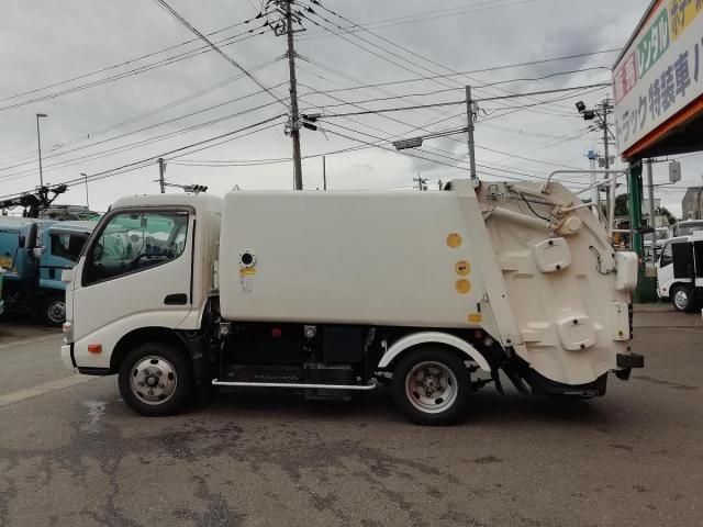 HINO DUTRO 2016 Image 31