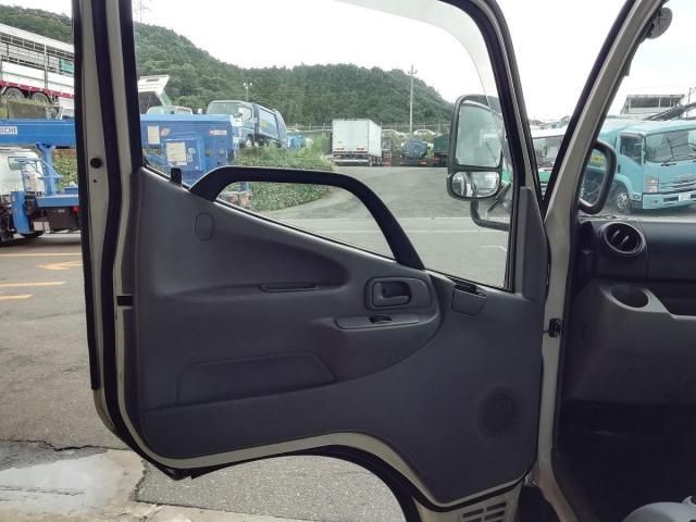 HINO DUTRO 2016 Image 31