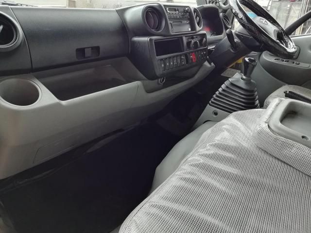 HINO DUTRO 2016 Image 31