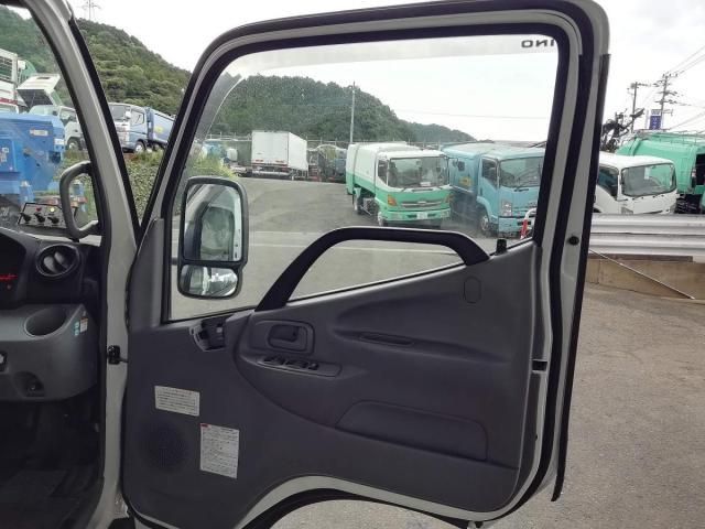 HINO DUTRO 2016 Image 31