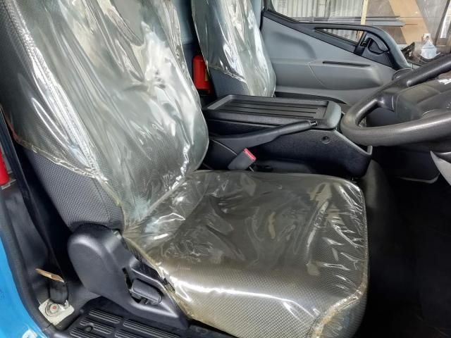 MITSUBISHI CANTER 2018 Image 31