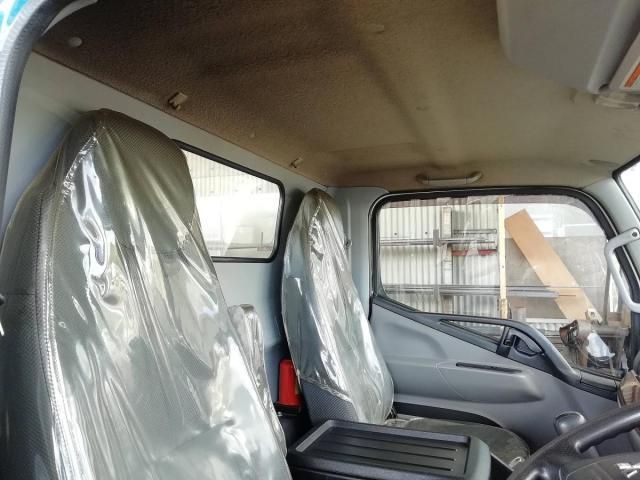 MITSUBISHI CANTER 2018 Image 31