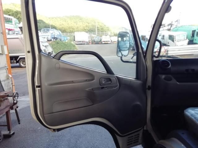 HINO DUTRO 2018 Image 31