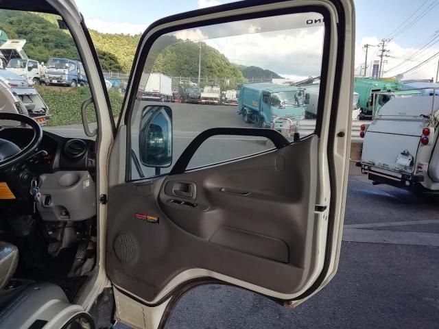 HINO DUTRO 2018 Image 31