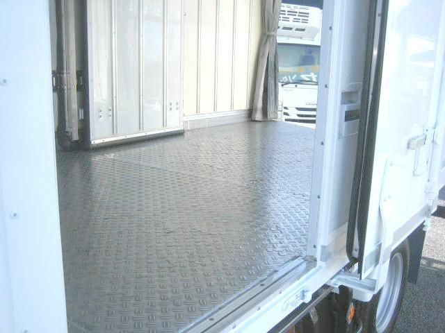 ISUZU ELF 2019 Image 31