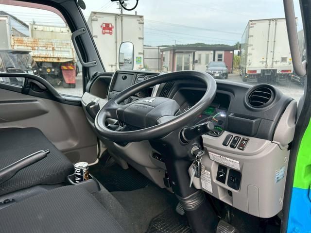 MITSUBISHI CANTER 2017 Image 31