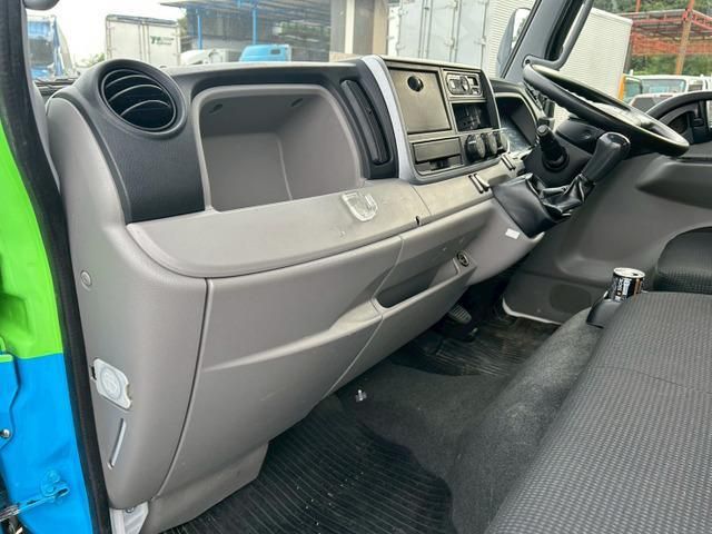 MITSUBISHI CANTER 2017 Image 31