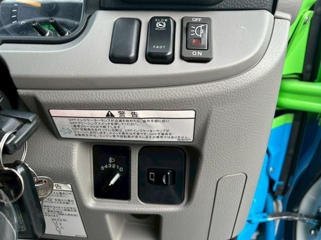 MITSUBISHI CANTER 2017 Image 31