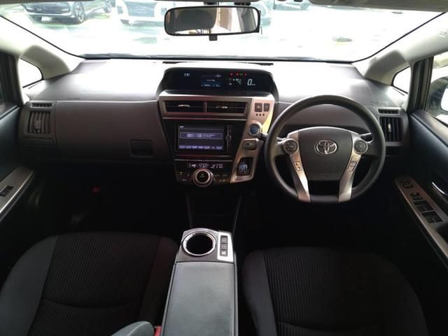 TOYOTA PRIUS ALPHA 2015 Image 31