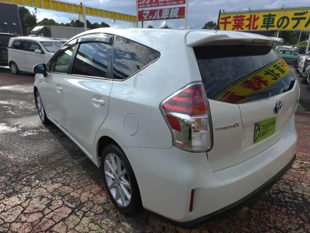 TOYOTA PRIUS ALPHA 2015 Image 31