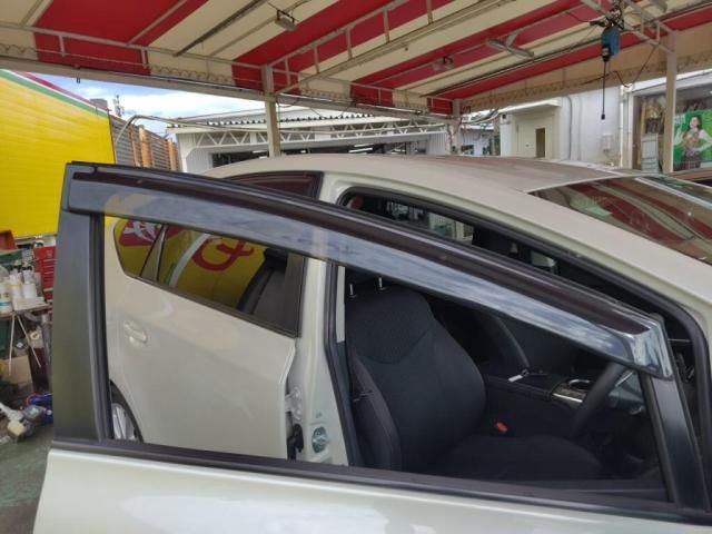 TOYOTA PRIUS ALPHA 2015 Image 31