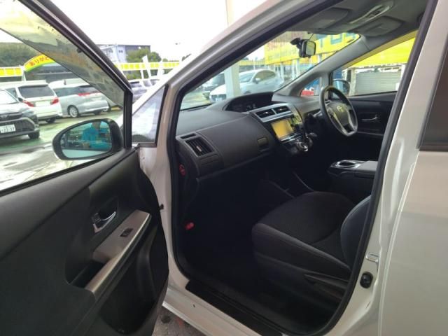 TOYOTA PRIUS ALPHA 2015 Image 31