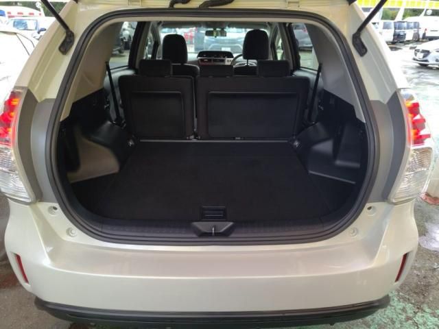 TOYOTA PRIUS ALPHA 2015 Image 31