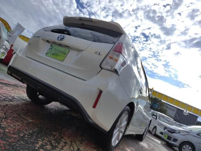 TOYOTA PRIUS ALPHA 2015 Image 31