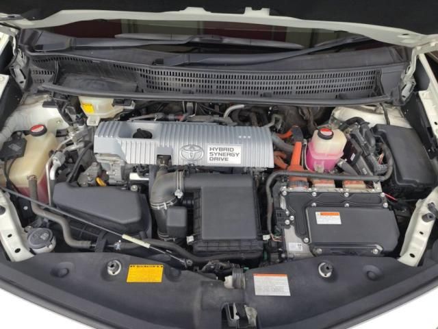 TOYOTA PRIUS ALPHA 2015 Image 31