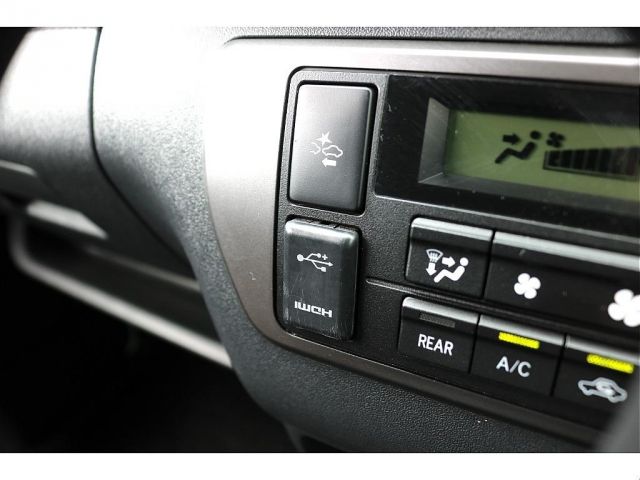 TOYOTA HIACE VAN 4WD 2019 Image 31