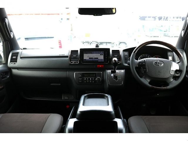 TOYOTA HIACE VAN 4WD 2019 Image 31